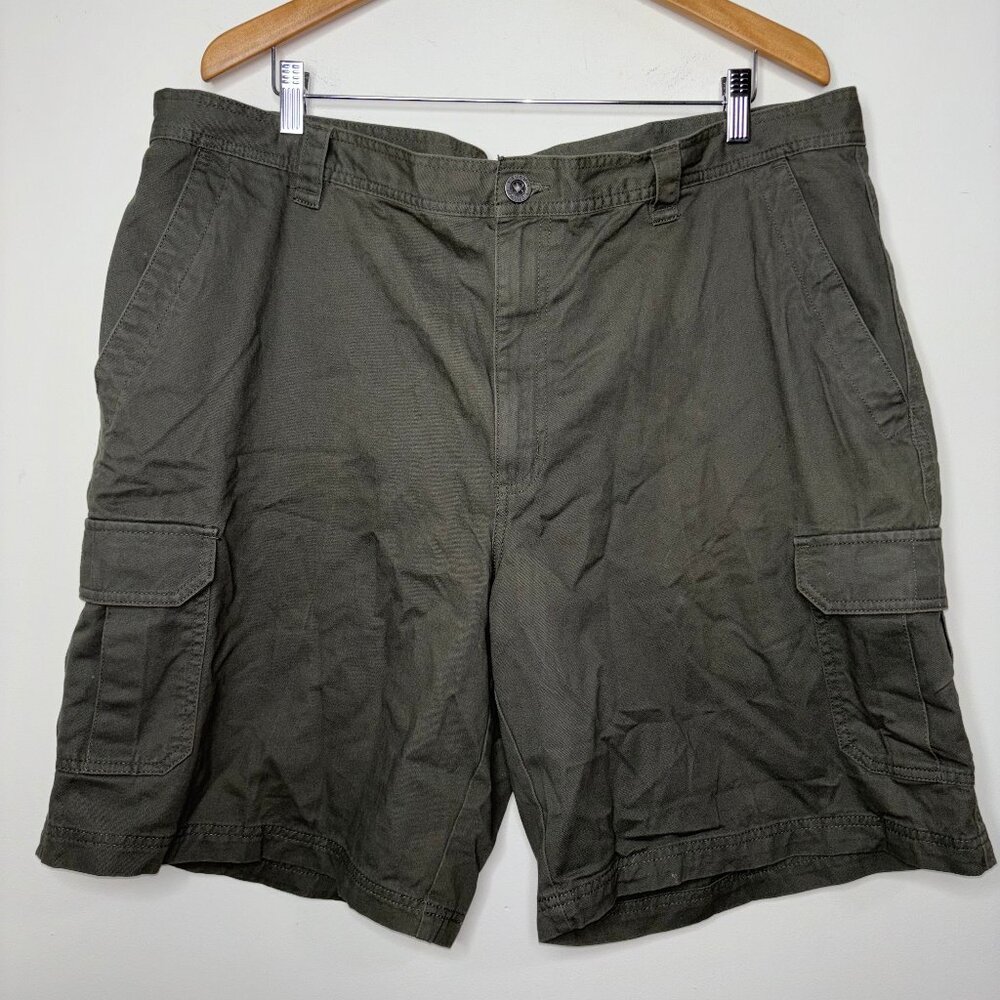 Columbia Men's Omni-Shade Hiking Walking Cargo Shorts Olive Green Size 42W 10L
